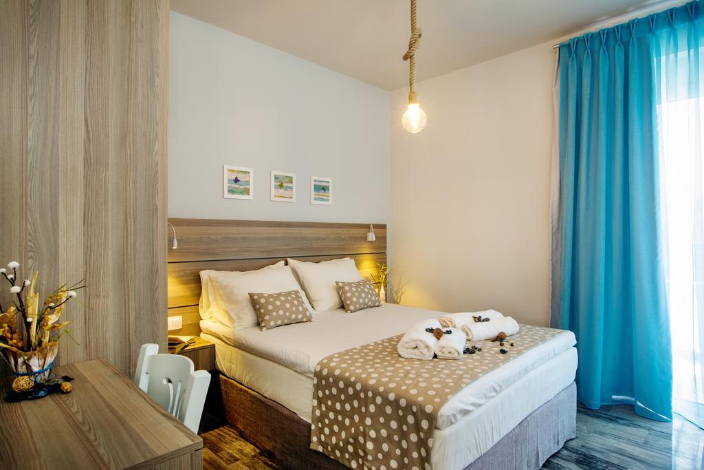 Beachside Apartment In Plakias Centre! Ngoại thất bức ảnh